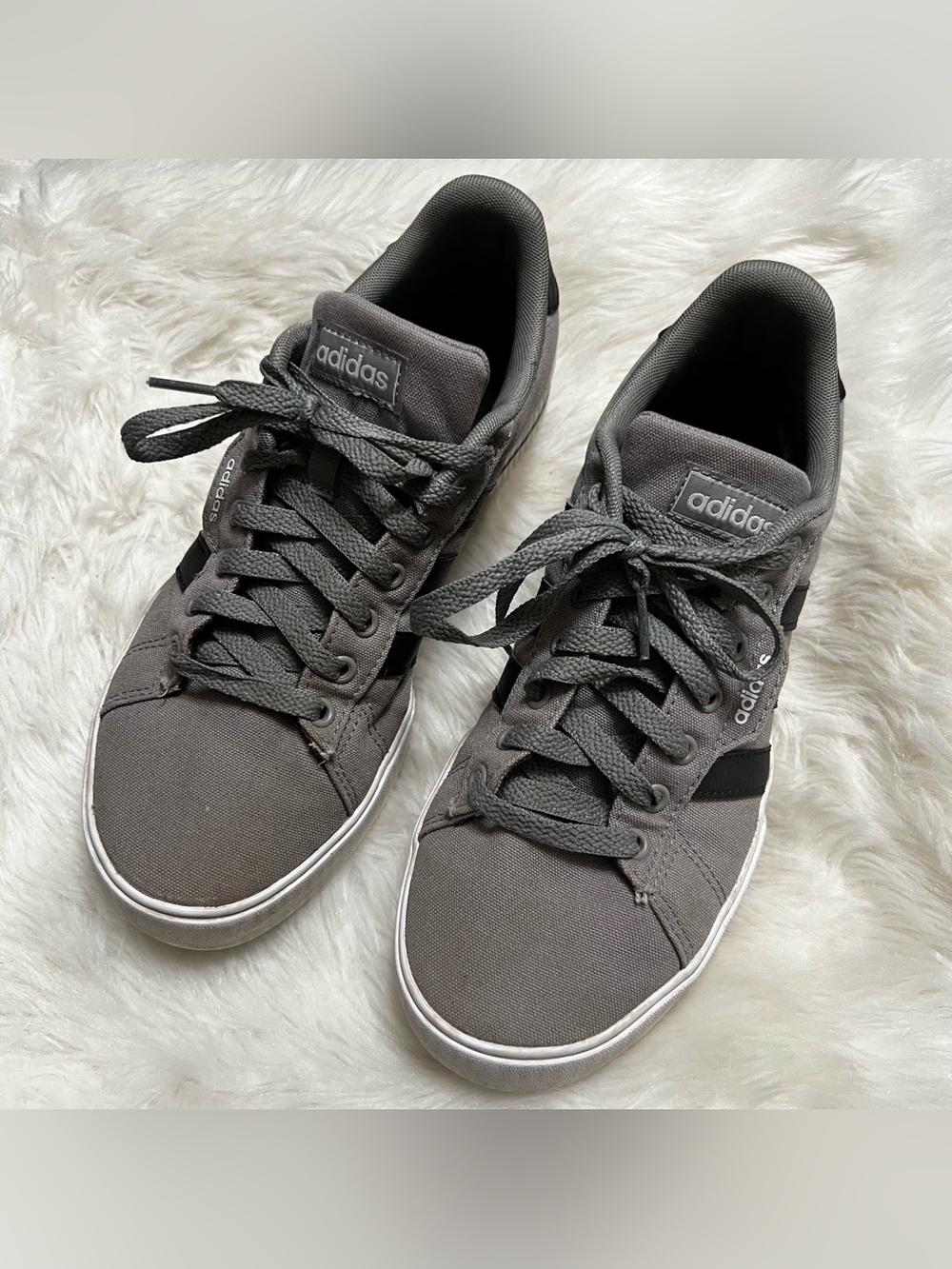 Adidas Sneakers Men’s Sneakers Shoes Grey Daily 3.0 Men’s 7 (Women’s 8.5)